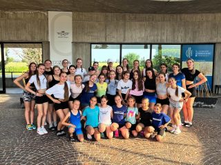 Šťastne sme docestovali a máme za sebou prvý tréning❤️‍🔥 Zajtra nás čaká oddychový deň pri bazéne a v piatok štartujeme...