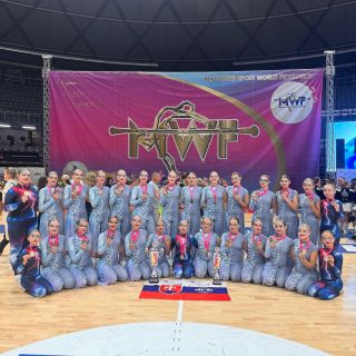 Druhý súťažný deň na Majstrovstvách sveta v chorvátskom Zadare bol pre Dreamsky opäť nezabudnuteľný. Dievčatám tvrdá práca...